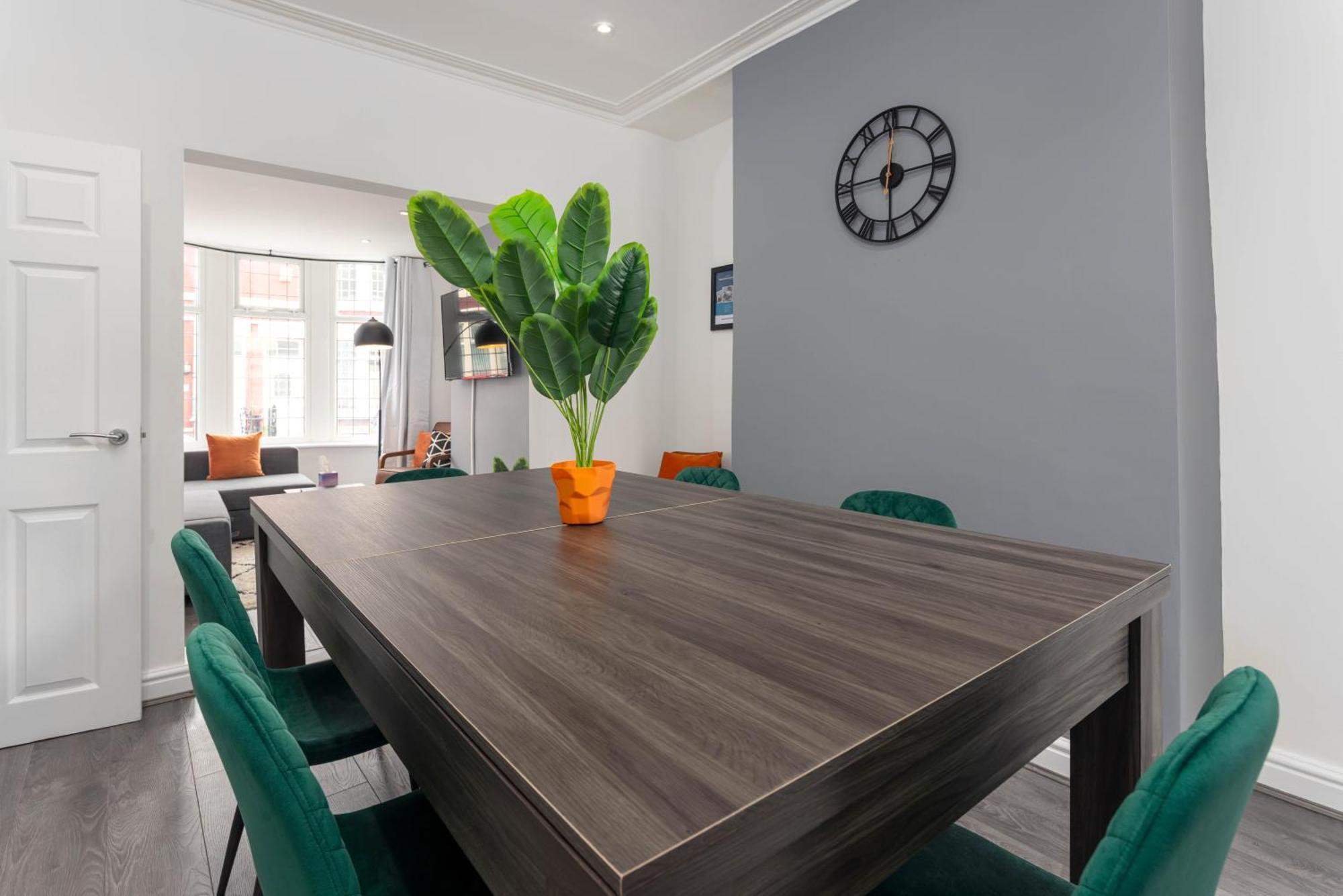 Flatzy - 12 Person Townhouse With Pool Table And Ping Pong Holiday home *